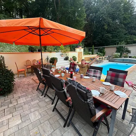 Feriehus Mit Pool Im Seusslitzer Grund