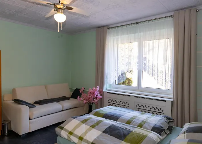 Ferienhaus Mit Pool - Pension Im Seusslitzer Grund * Diesbar-Seusslitz